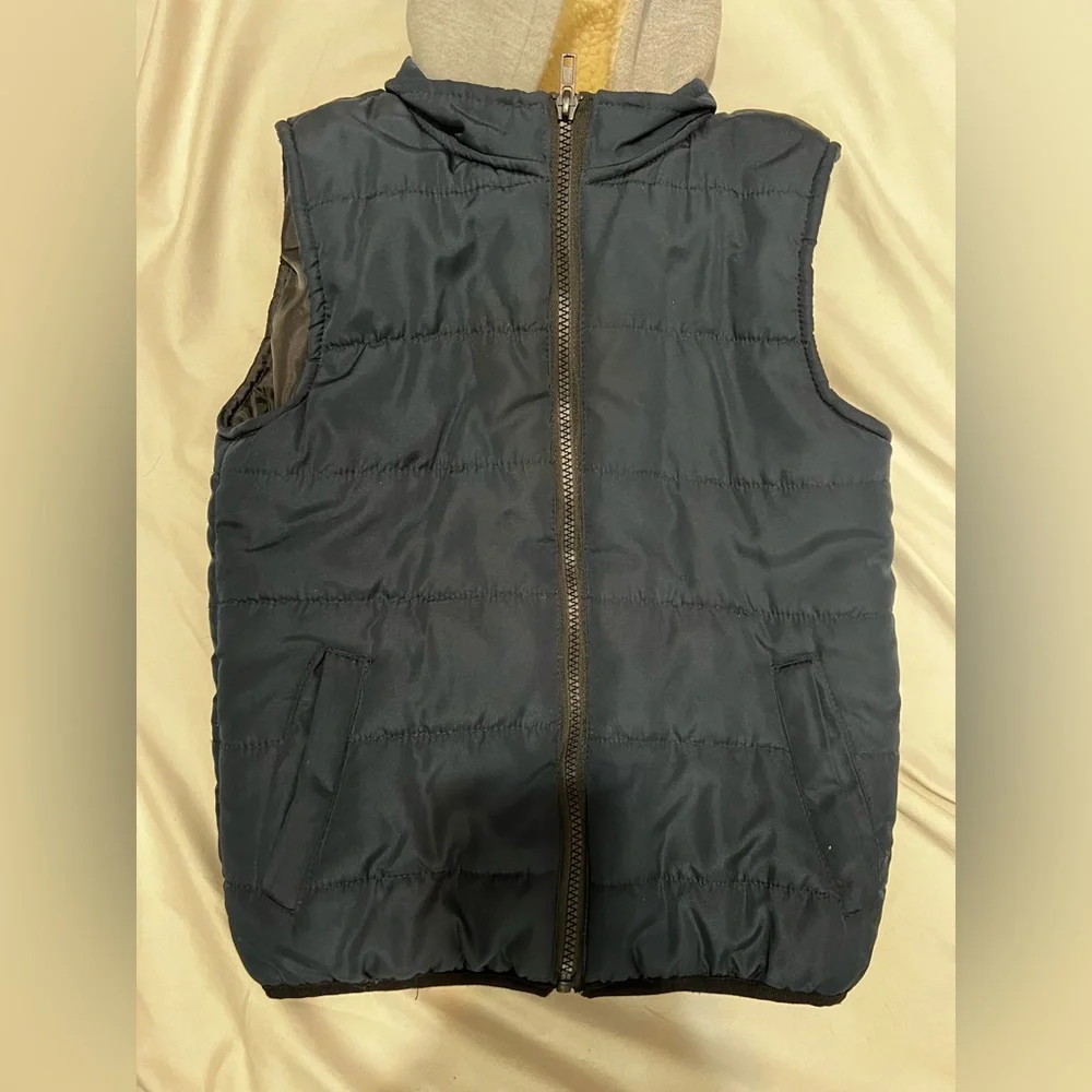 Tahari Boy Vest Size 6/7 Navy Blue Full Zip Pockets Hoodie Jacket - Picture 4 of 6